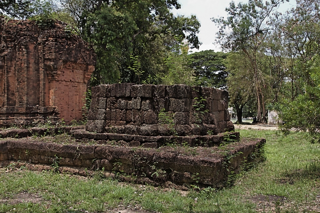 47-Prasat Prang Ku Somboon-007